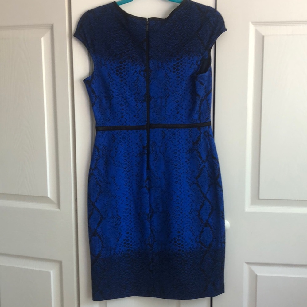 Blue snake print dress - Picture 4 of 5